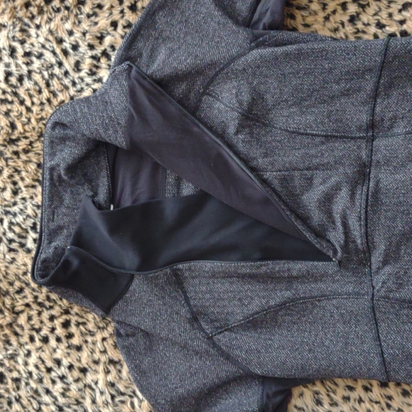 Lululemon Base Runner Herringbone Half Zip Sz.6 - Picture 11 of 11
